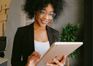 Professional Human Transcription vs AI